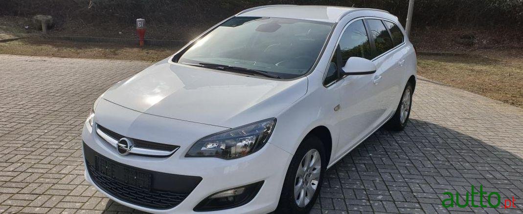 2014' Opel Astra 1.6Cdti Ecoflex photo #5