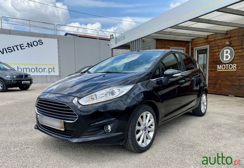 2016' Ford Fiesta photo #1