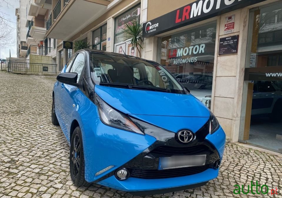 2016' Toyota Aygo photo #2