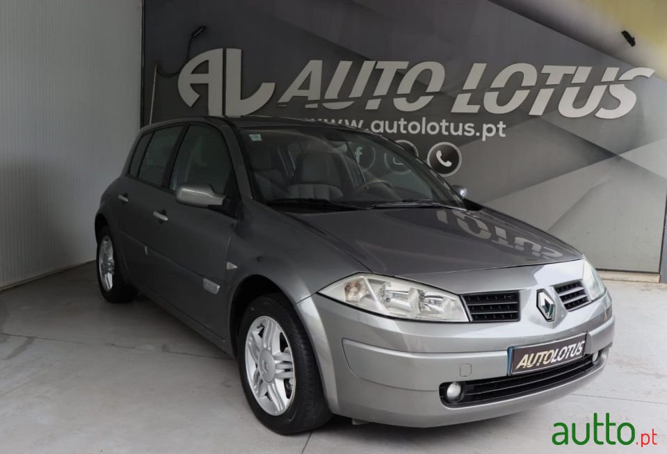 2004' Renault Megane photo #1