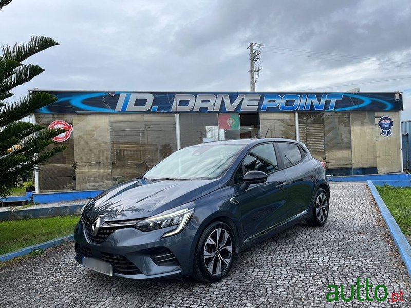 2021' Renault Clio photo #1