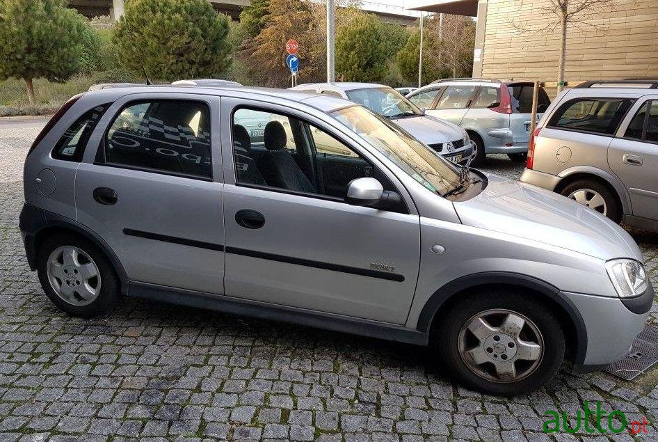 2001' Opel Corsa 1.2 16V Elegance photo #2