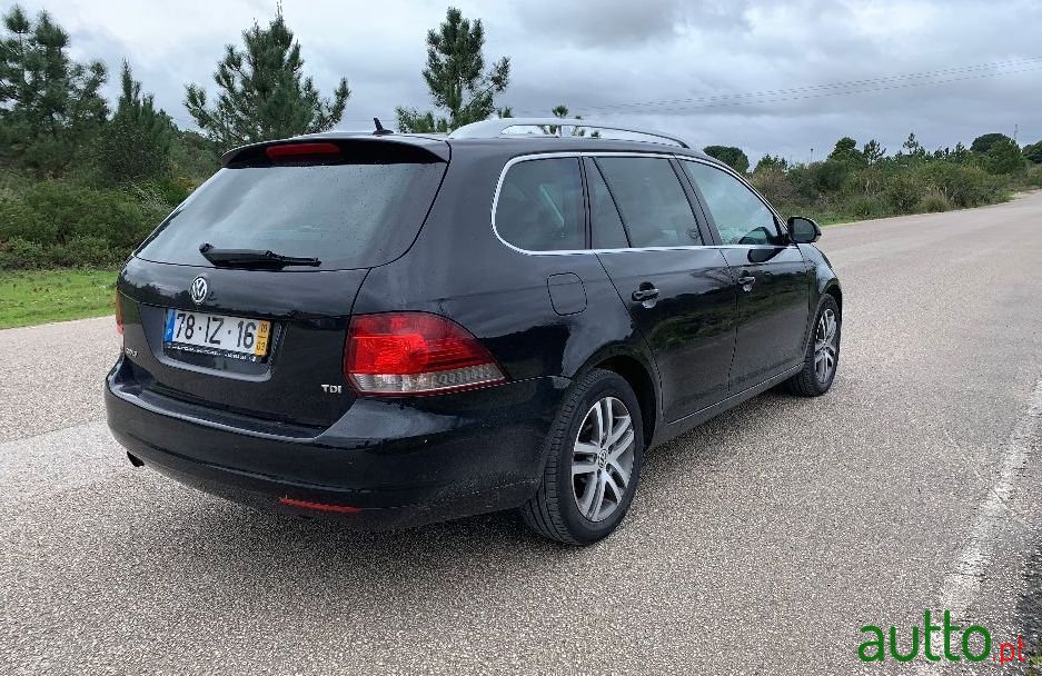 2010' Volkswagen Golf Variant photo #4