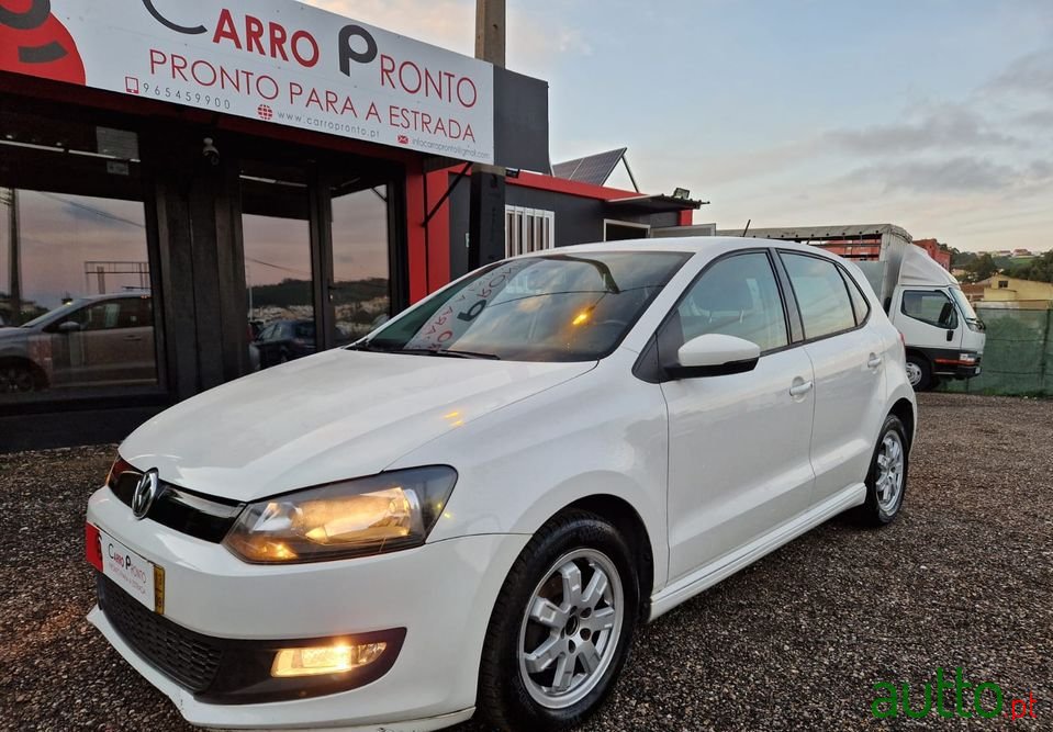 2013' Volkswagen Polo photo #1