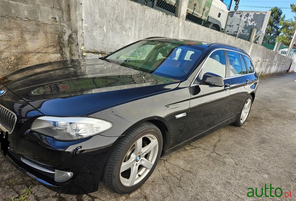 2010' BMW Série 5 D Touring photo #2