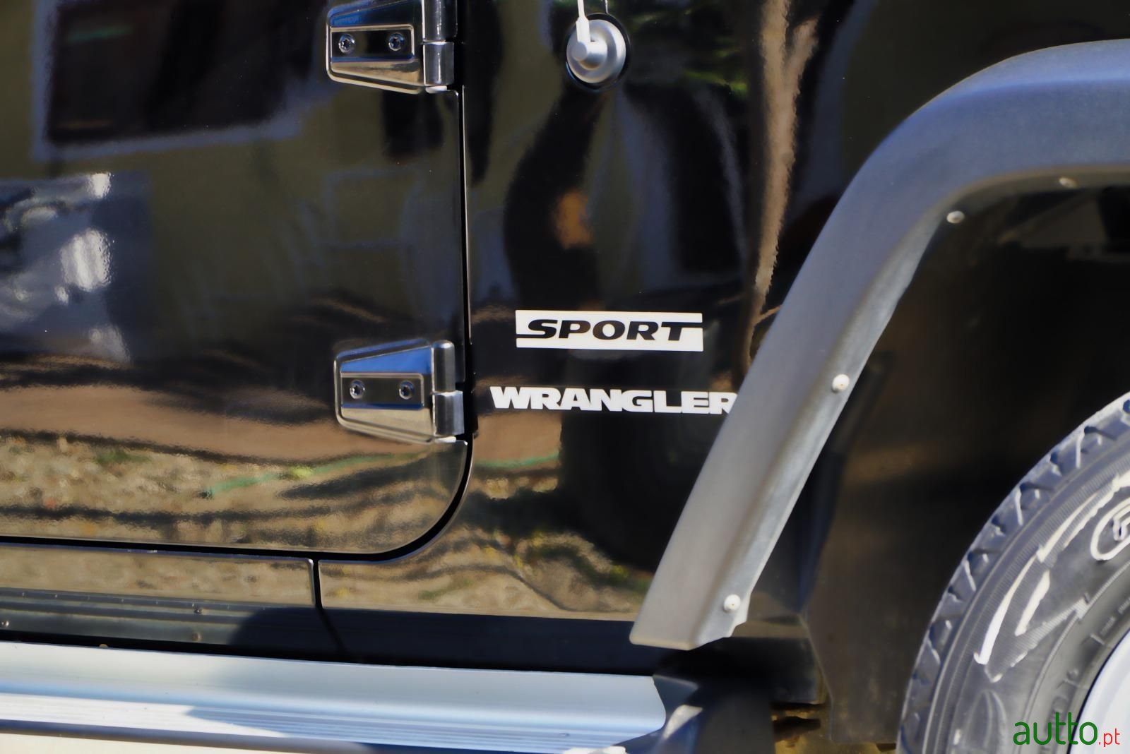 2011' Jeep Wrangler photo #5