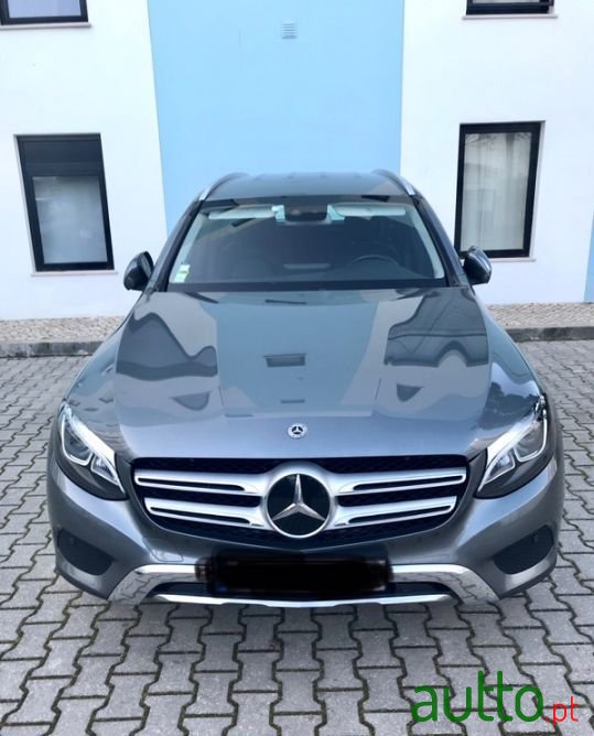 2017' Mercedes-Benz Glc-250 photo #5