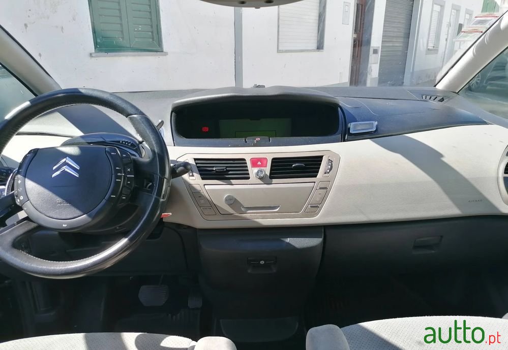 2007' Citroen C4 Grand Picasso photo #6