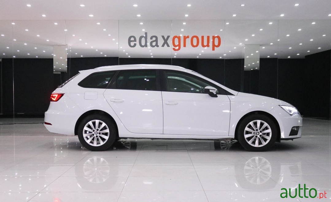 2018' SEAT Leon-St photo #2