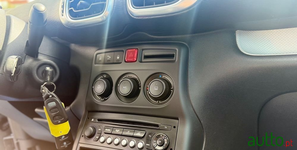 2017' Citroen C3 Picasso photo #6