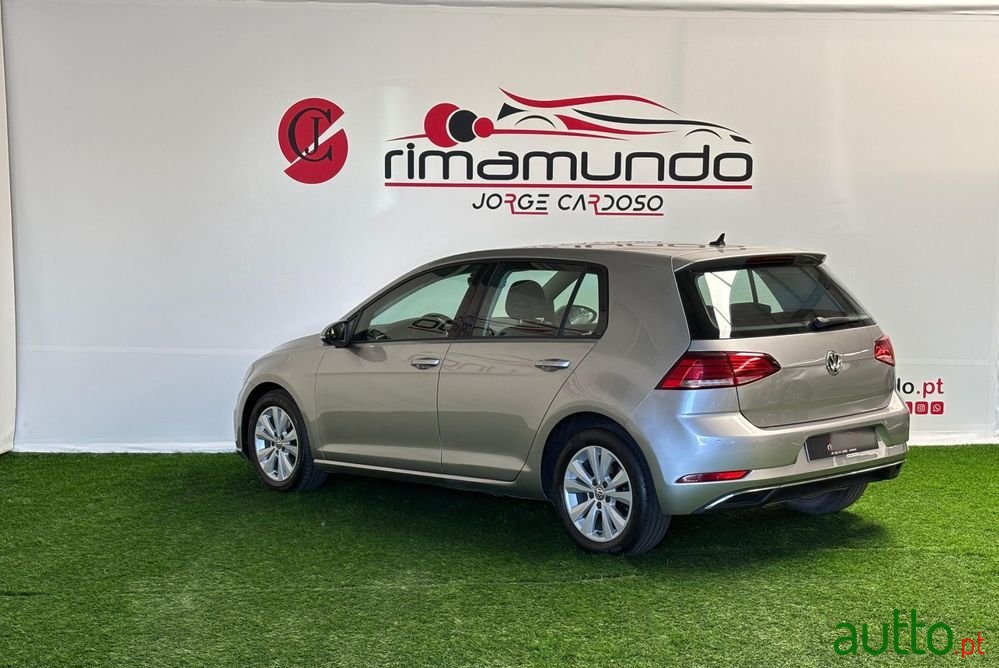 2017' Volkswagen Golf photo #6