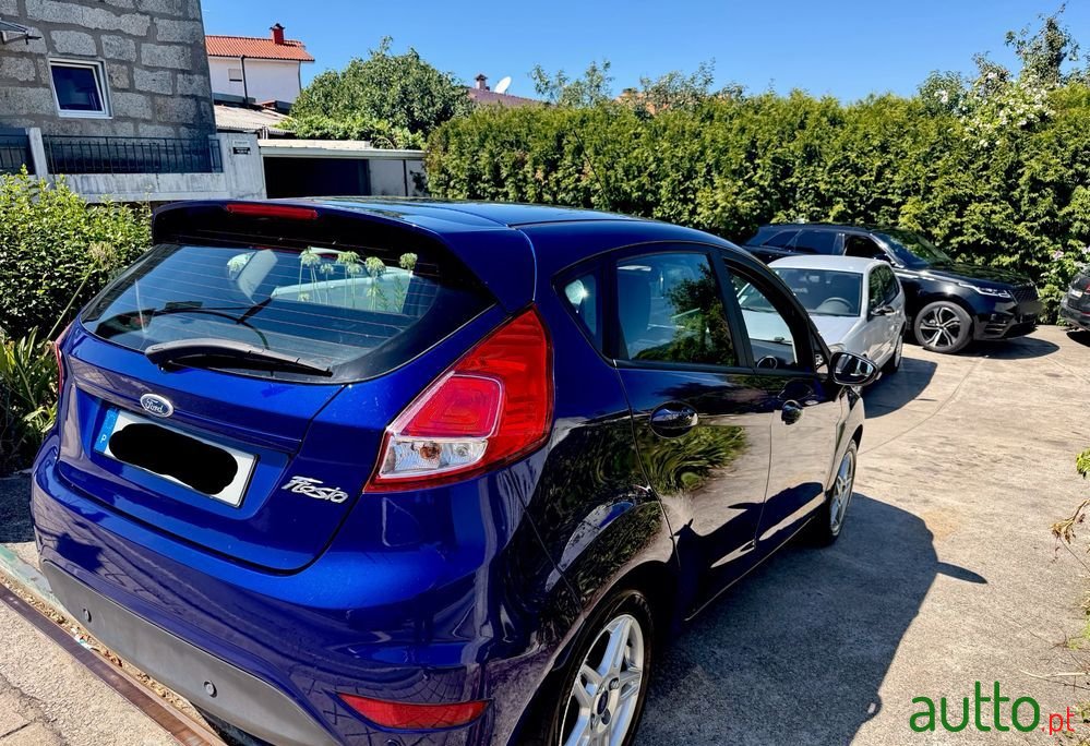 2015' Ford Fiesta photo #5
