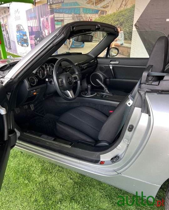 2006' Mazda MX-5 photo #5