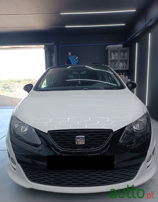 2010' SEAT Ibiza photo #2