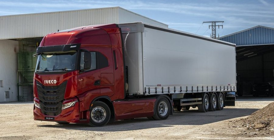 IVECO lança novo S-WAY: O camião de longa distância 100% conetado