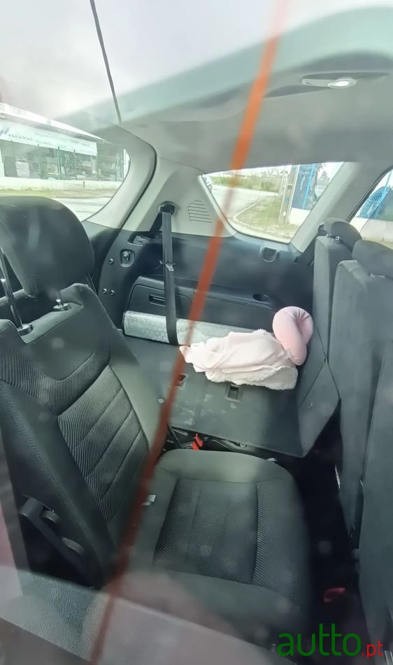 2011' Ford S-Max photo #6