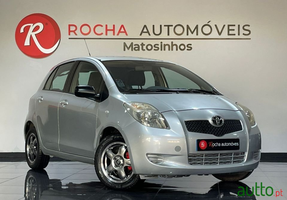 2006' Toyota Yaris photo #2