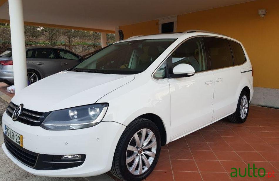 2011' Volkswagen Sharan photo #3