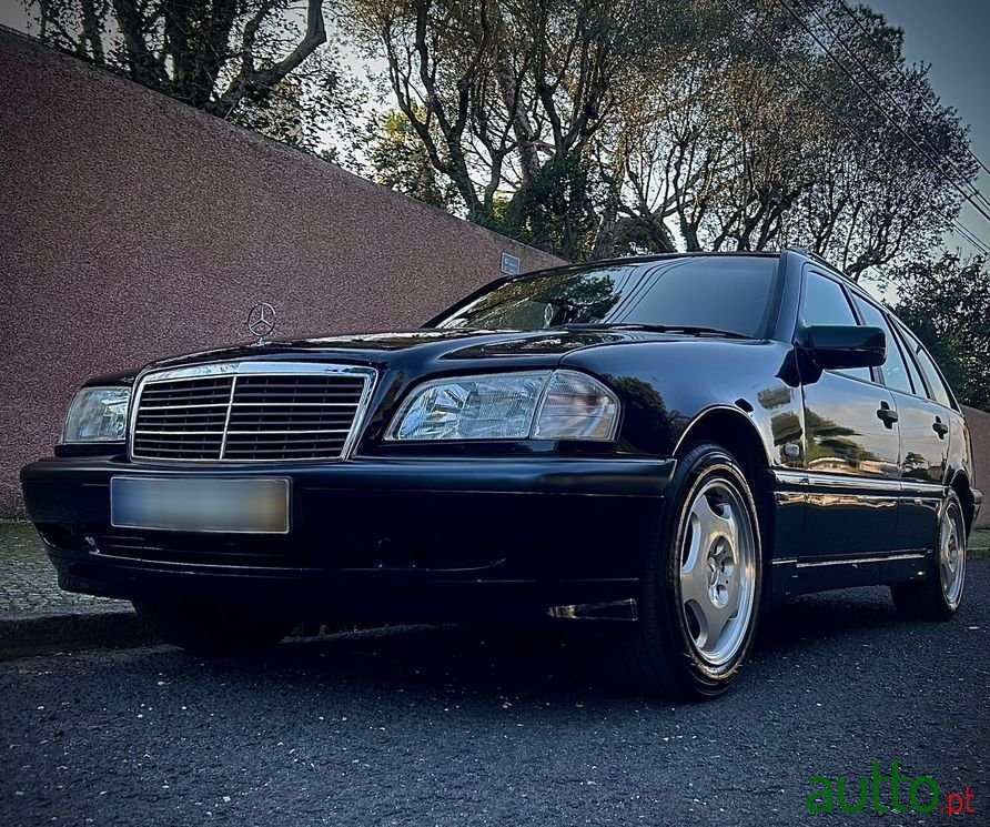 2000' Mercedes-Benz C 220 photo #3
