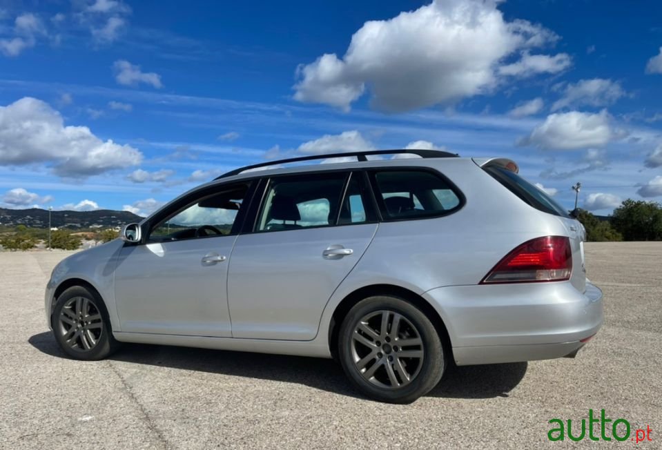 2010' Volkswagen Golf Variant photo #3