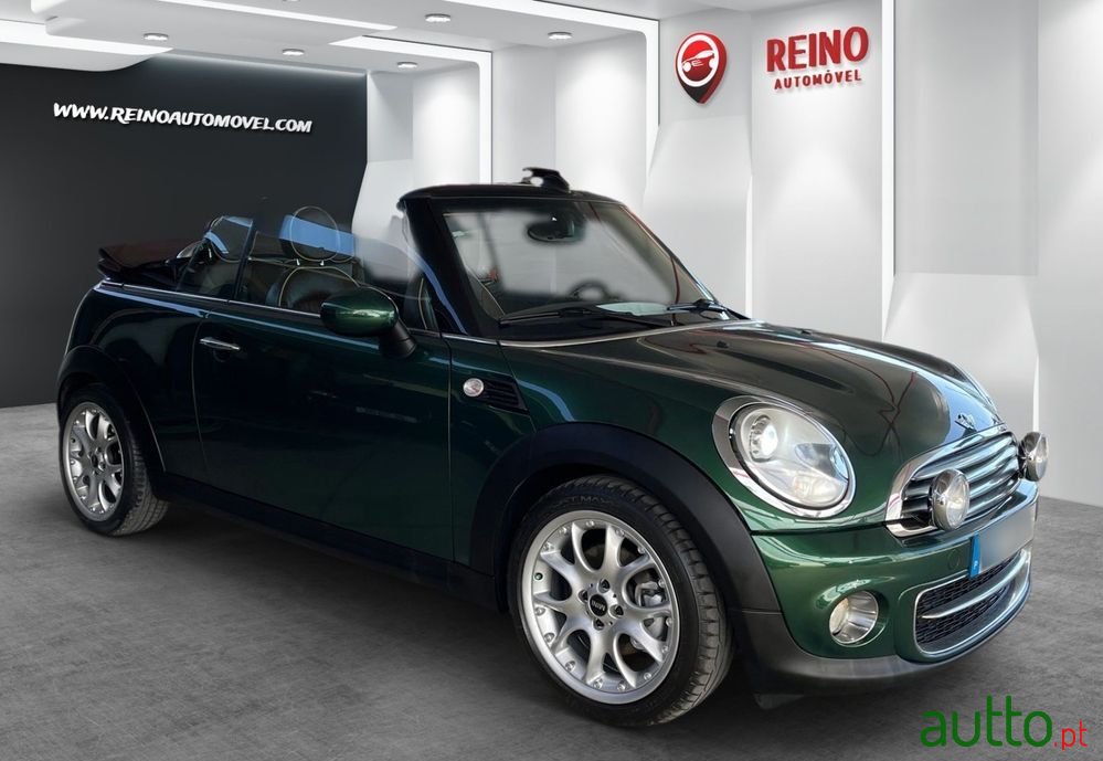 2011' MINI Cabrio Cooper D photo #3