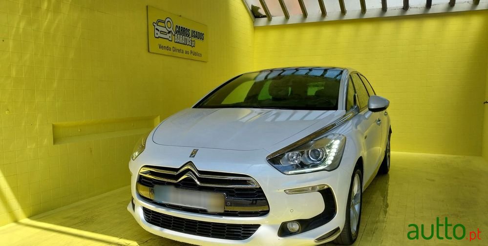 2013' Citroen DS5 photo #1