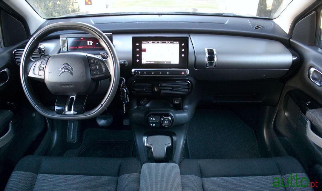 2015' Citroen C4 Cactus photo #5