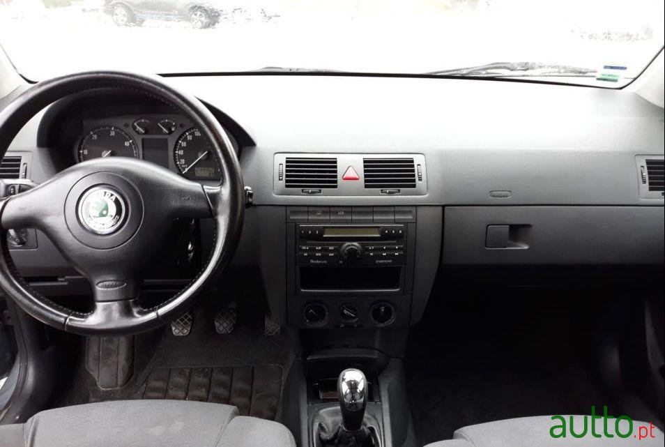 2003' Skoda Fabia photo #1