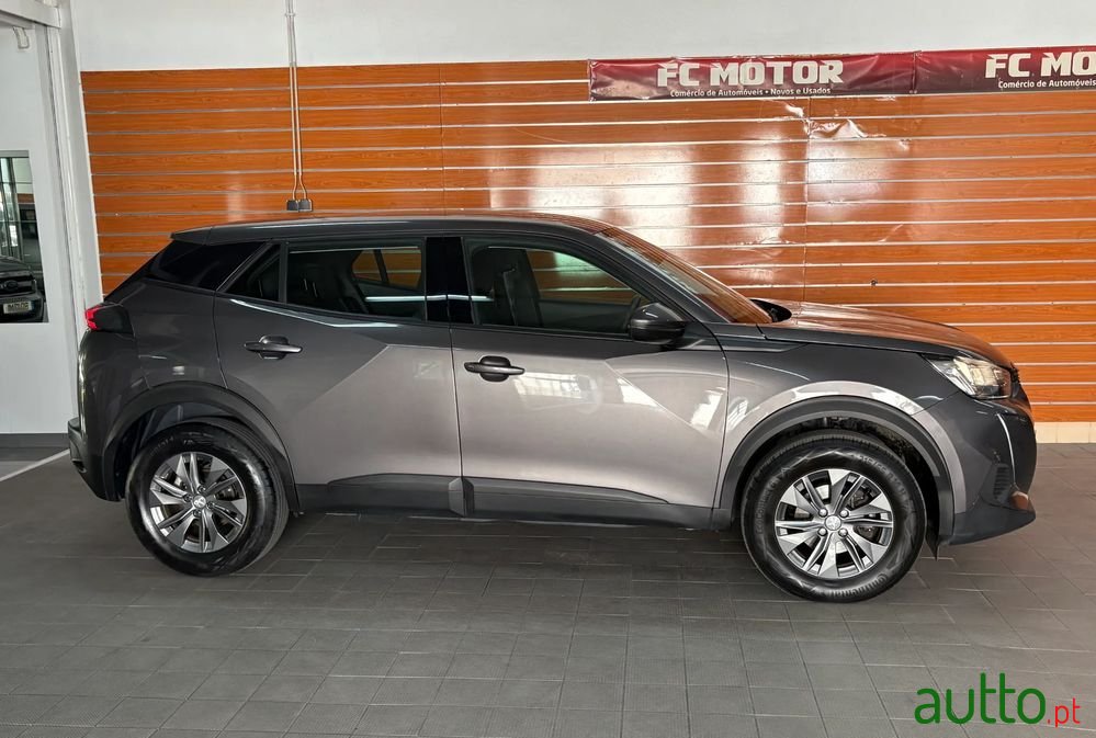 2021' Peugeot 2008 photo #3
