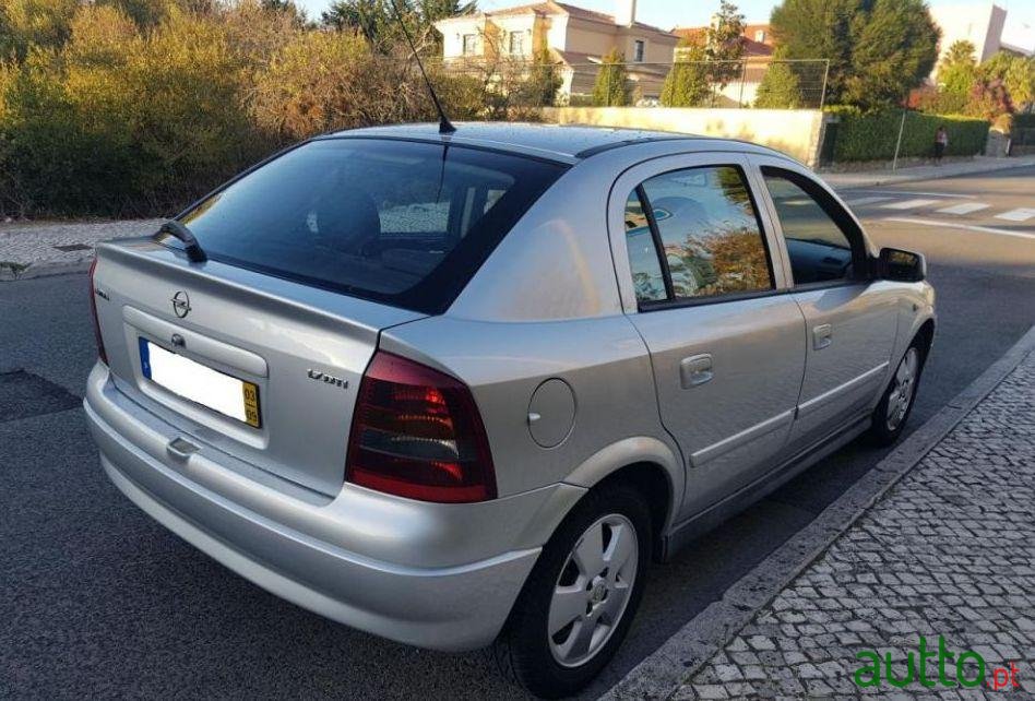 2003' Opel Astra 1.7 Dti Elegance photo #2