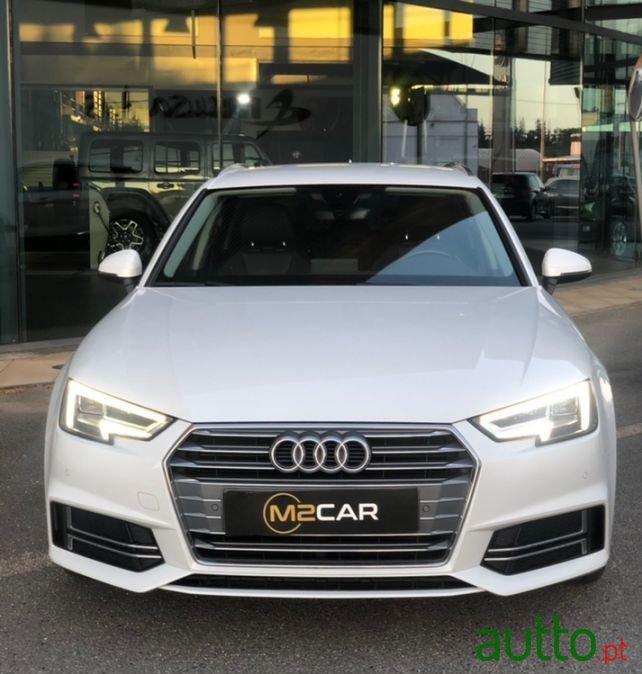 2017' Audi A4 Avant photo #3