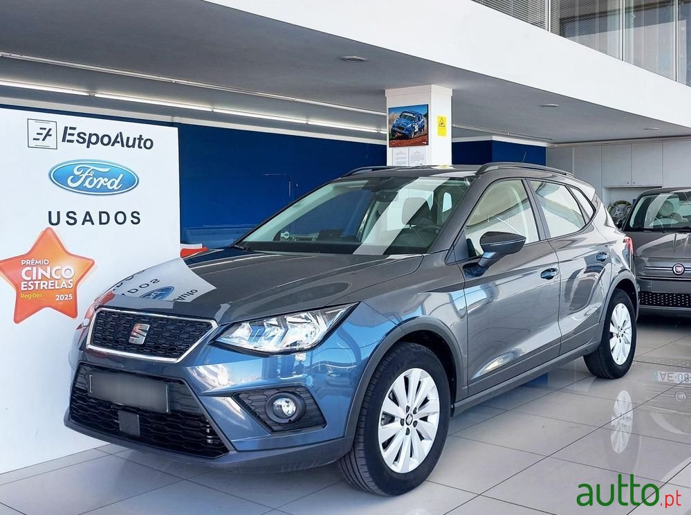 2020' SEAT Arona 1.0 Tsi Style photo #1