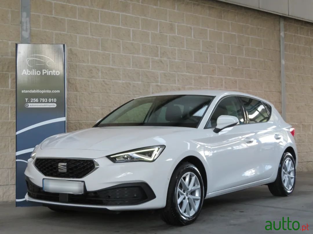 2022' SEAT Leon photo #1