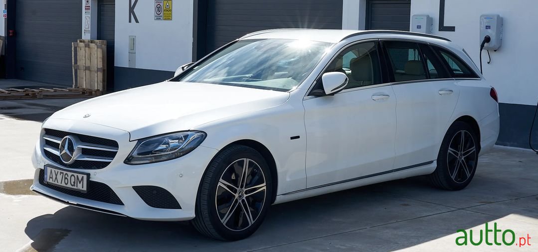 2020' Mercedes-Benz C-300 photo #1