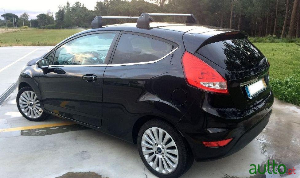 2009' Ford Fiesta Titanium photo #1