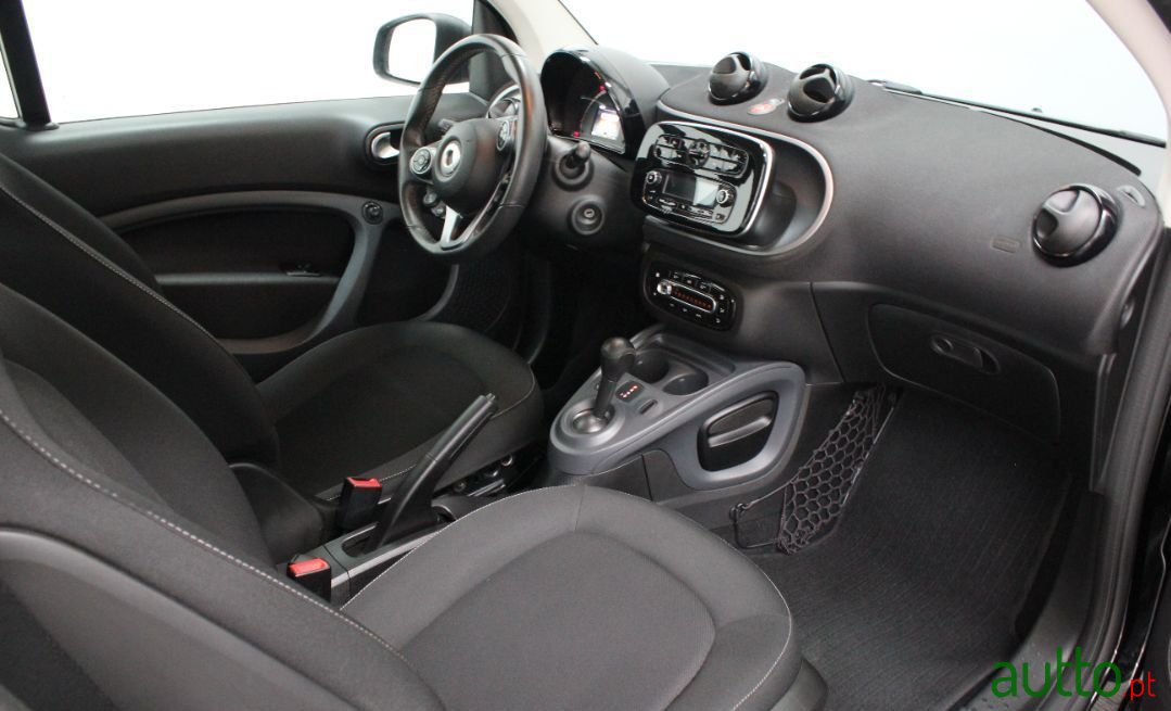 2017' Smart Fortwo photo #3