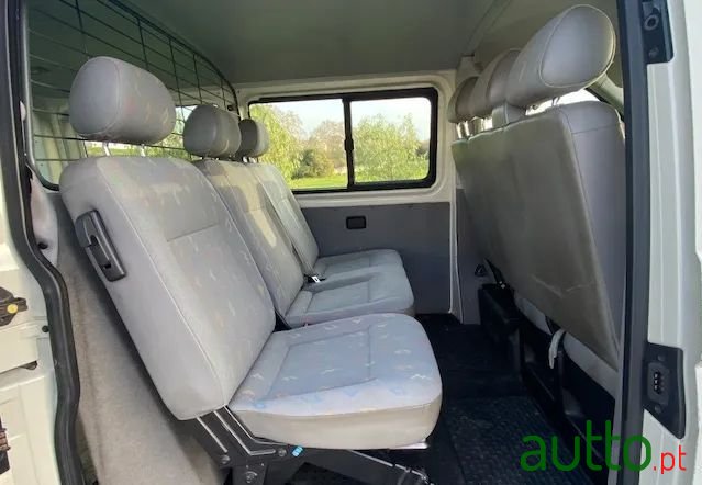 2004' Volkswagen Transporter photo #4