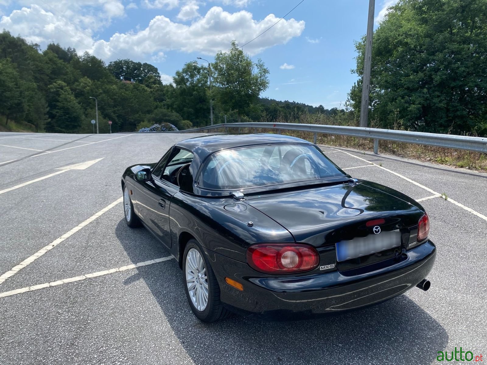 2004' Mazda MX-5 photo #4