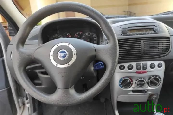 2004' Fiat Punto 1.2 60 Sound photo #6