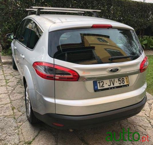 2010' Ford S-Max Titanium 2.0 photo #1