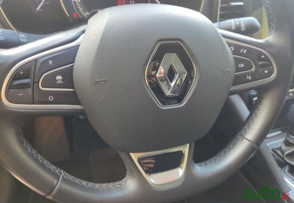 2017' Renault Talisman Sport Tourer photo #4