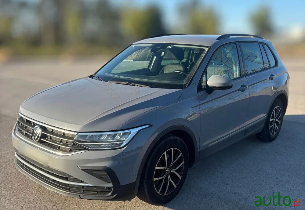 2020' Volkswagen Tiguan 1.5 Tsi Life photo #2