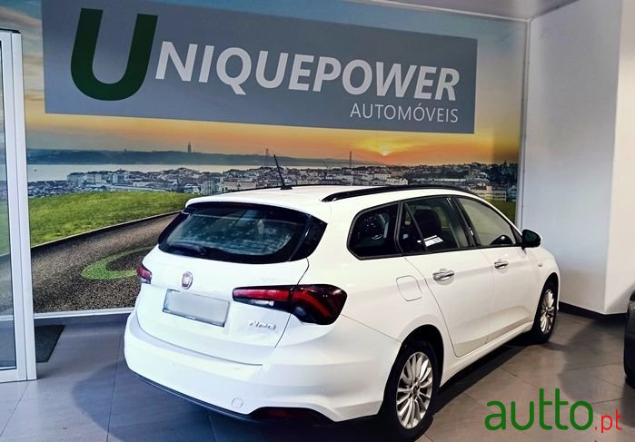 2021' Fiat Tipo Station Wagon photo #5