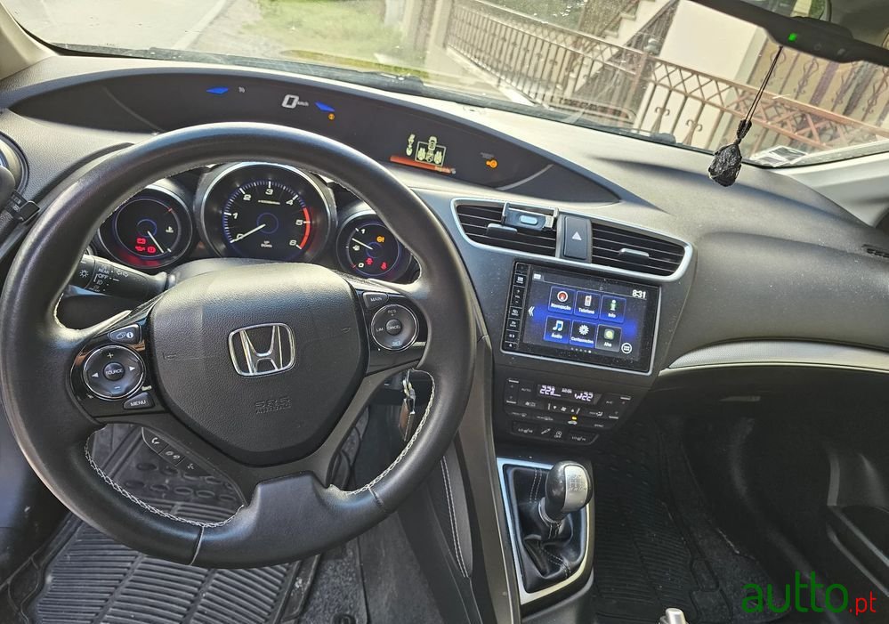 2015' Honda Civic Tourer photo #5
