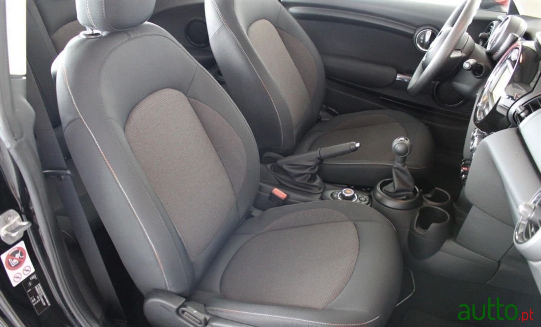 2016' MINI Cooper photo #5