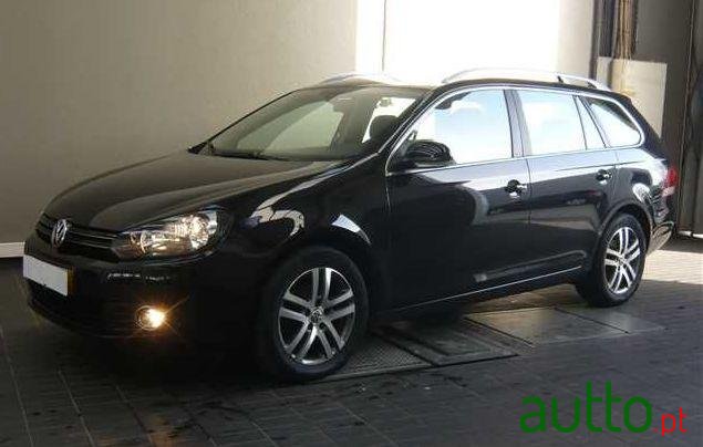 2013' Volkswagen Golf Variant photo #1