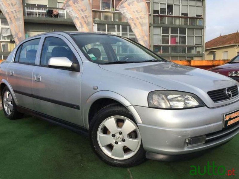 2002' Opel Astra 1.4 Selection photo #1