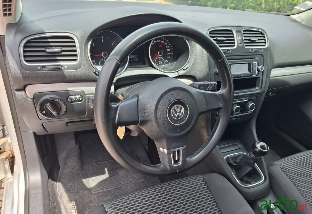 2010' Volkswagen Golf 1.6 Tdi Trendline photo #3