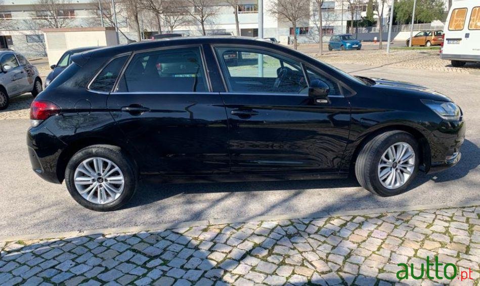 2015' Citroen C4 photo #3