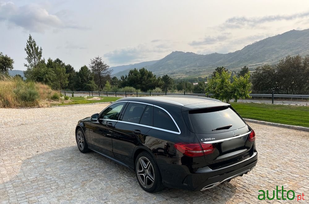 2020' Mercedes-Benz Classe C De Amg Line photo #5